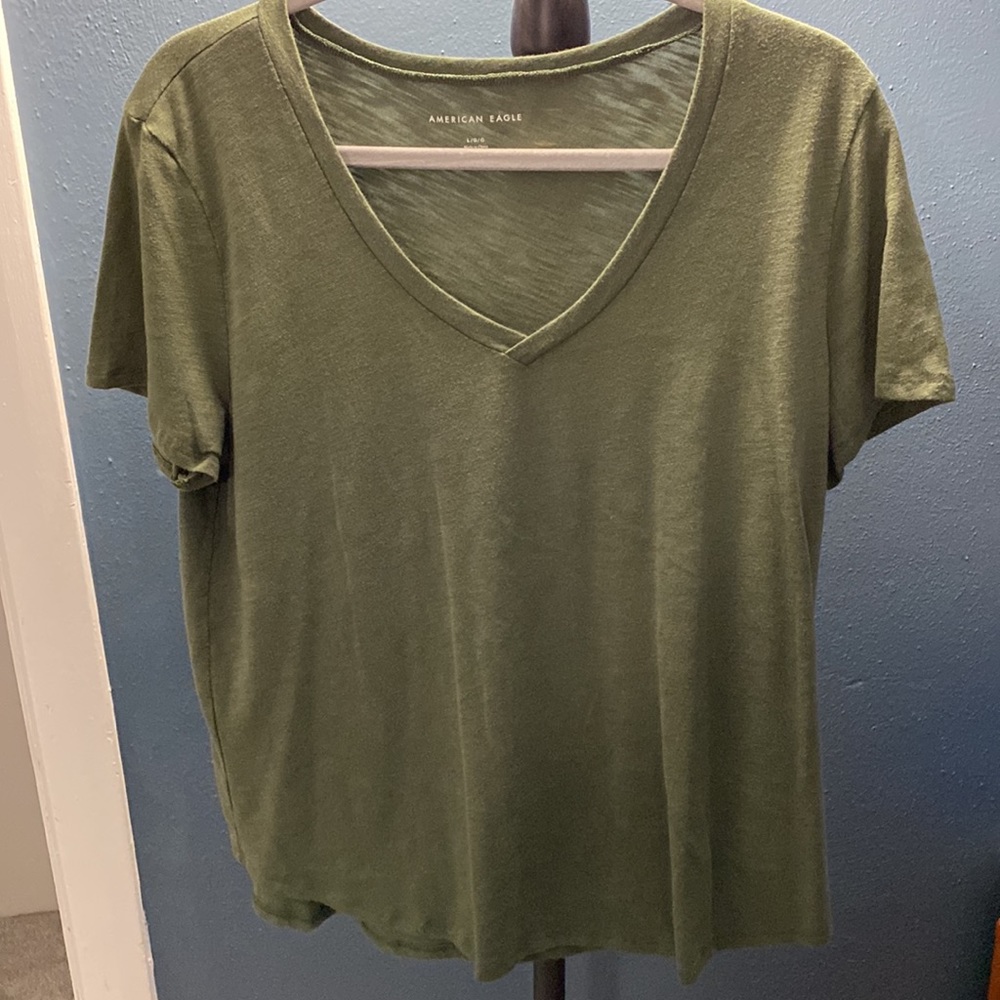 American Eagle short sleeve tee